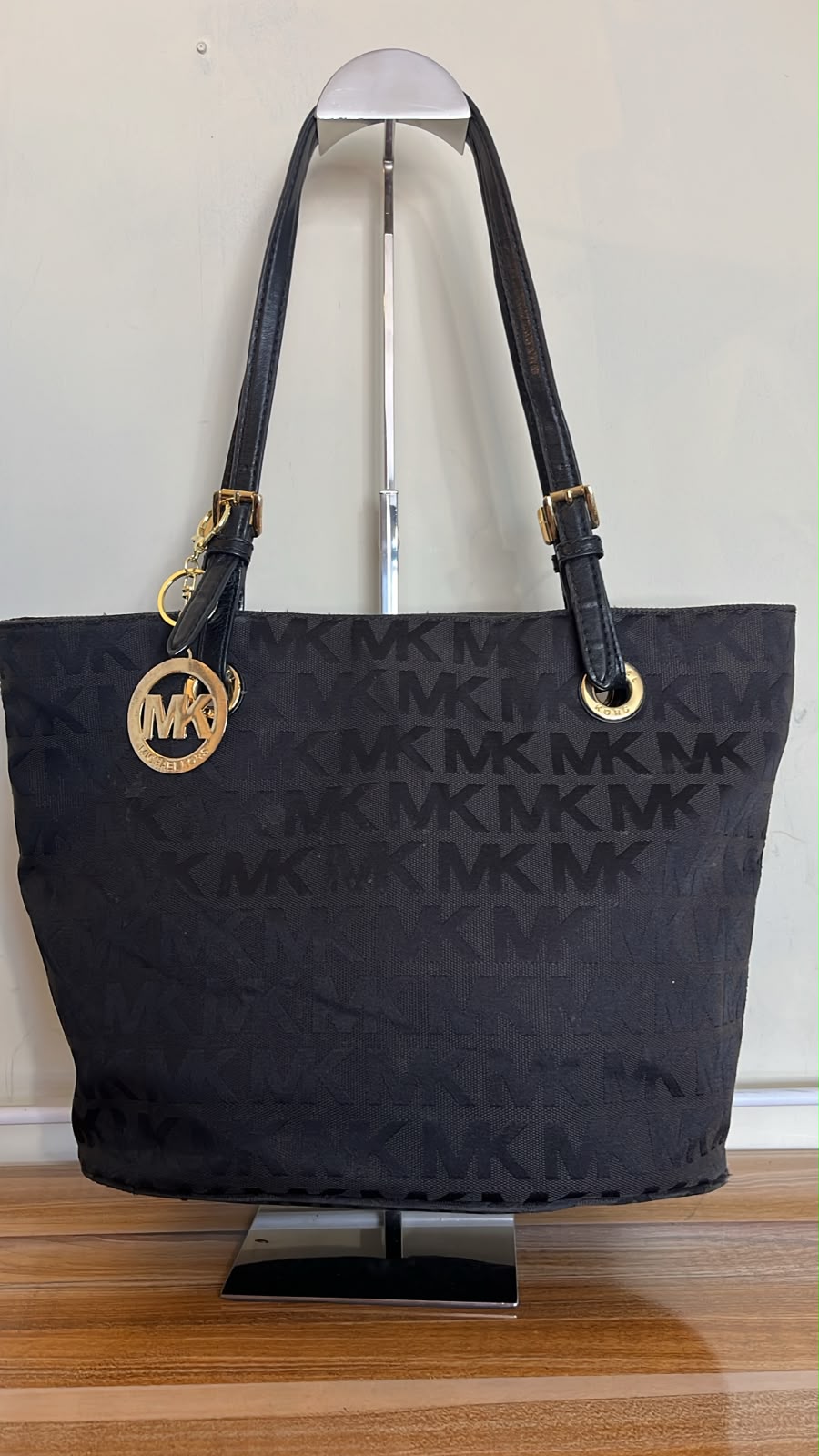 Cartera Michael Kors Tote Monograma Negra